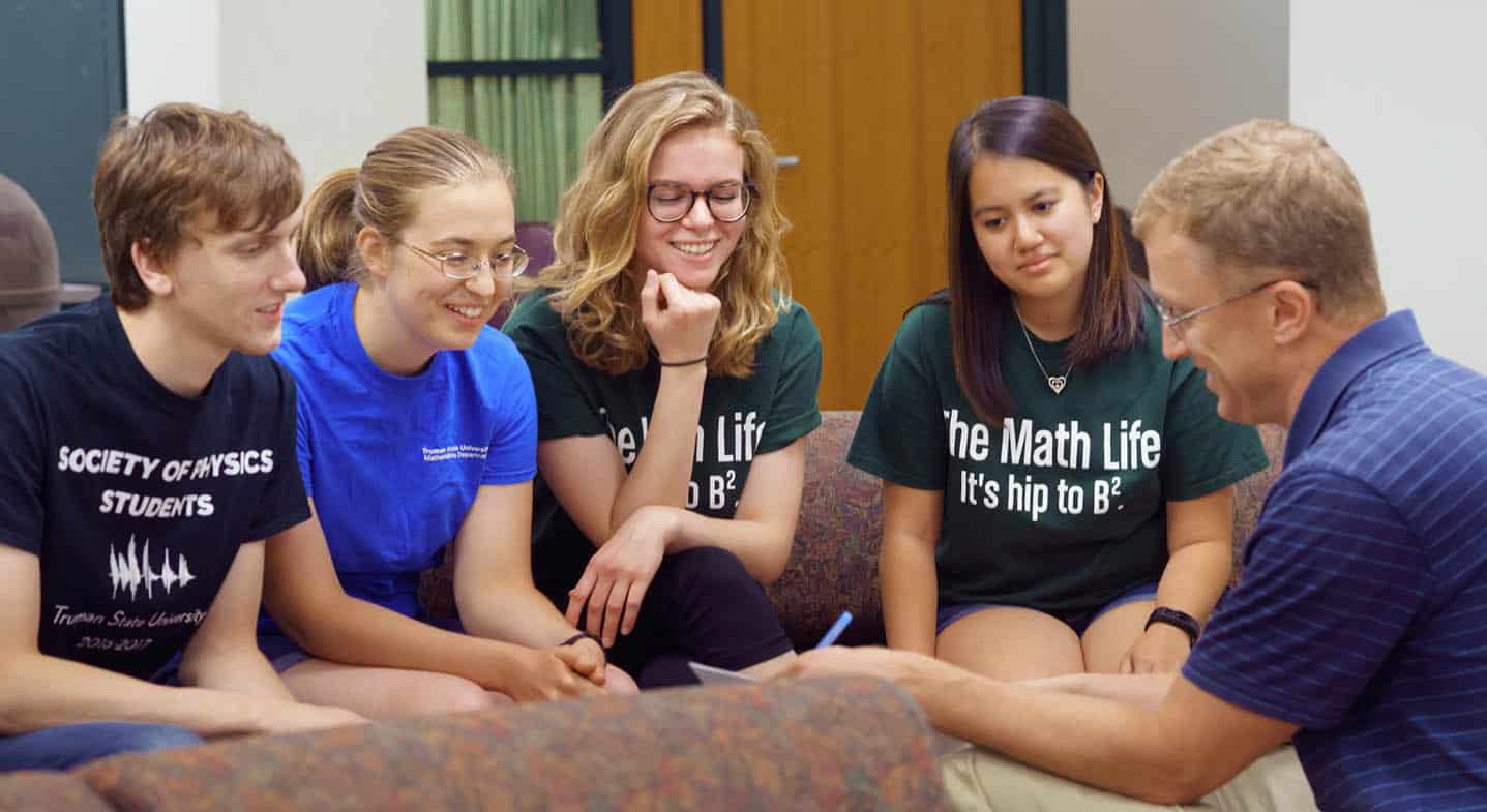 H1-MathDepartmentJune2017-37-professor2