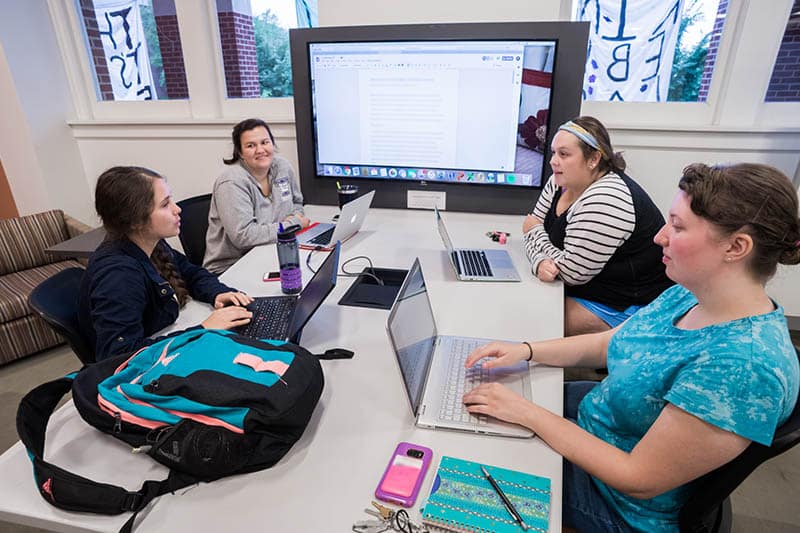 LibraryStudyingSept2018-4